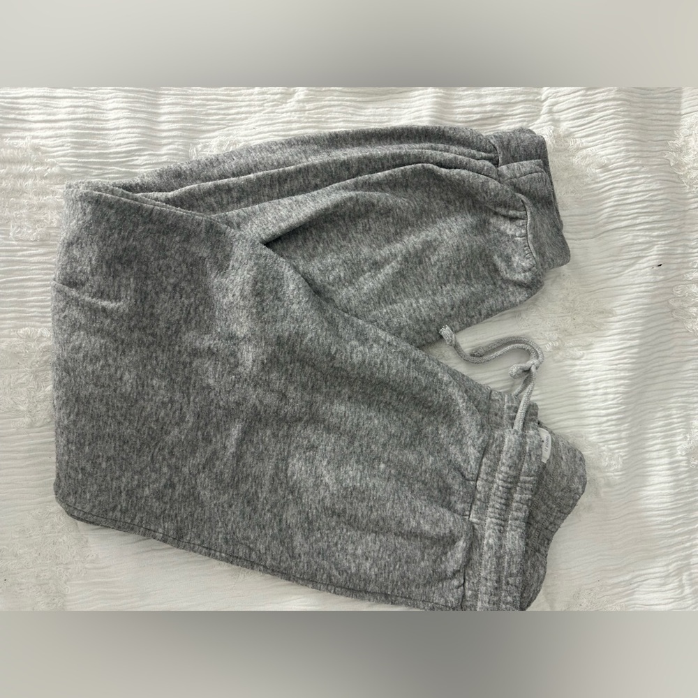 Women’s Forever 21 Gray Jogger Sweatpants Size Medium
